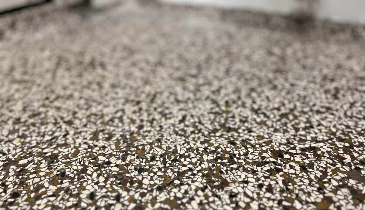 Terrazzogulv på badeværelse